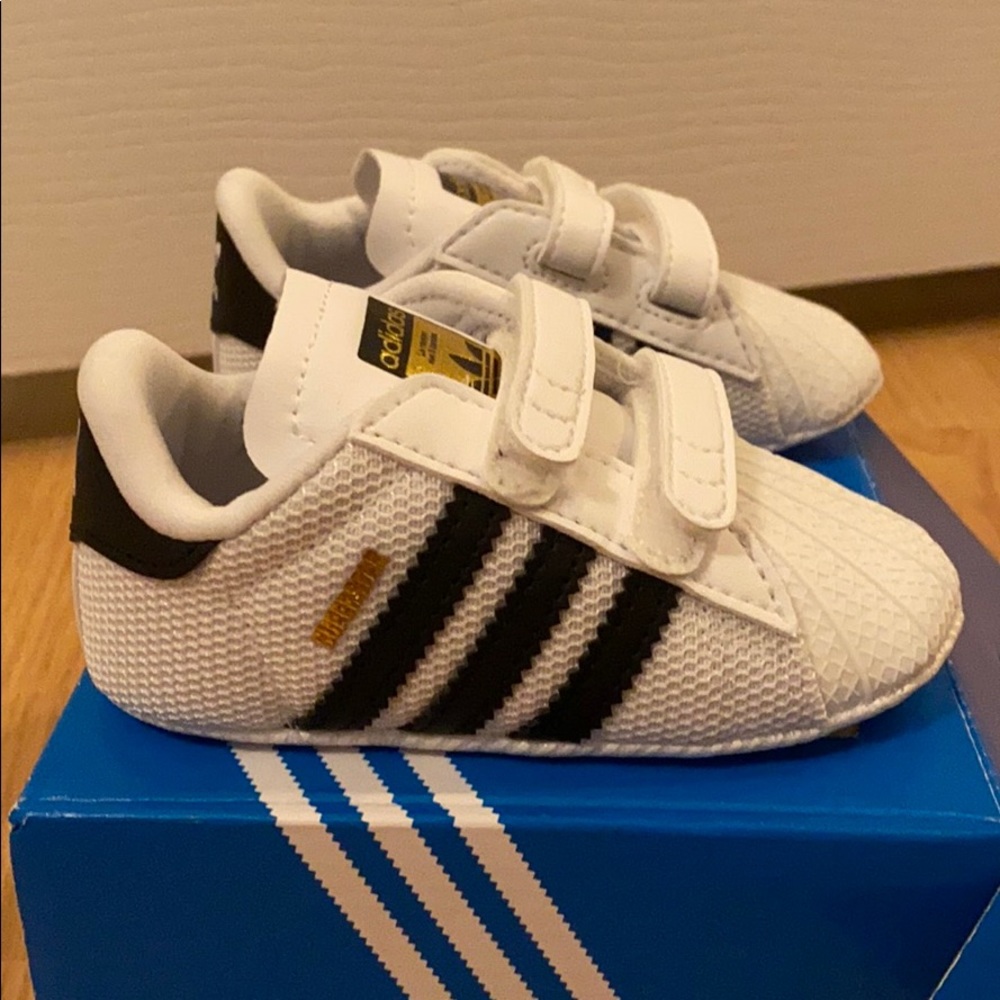 Adidas superstar crib shoe size 3 NWT